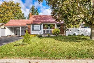 Detached in Stratford