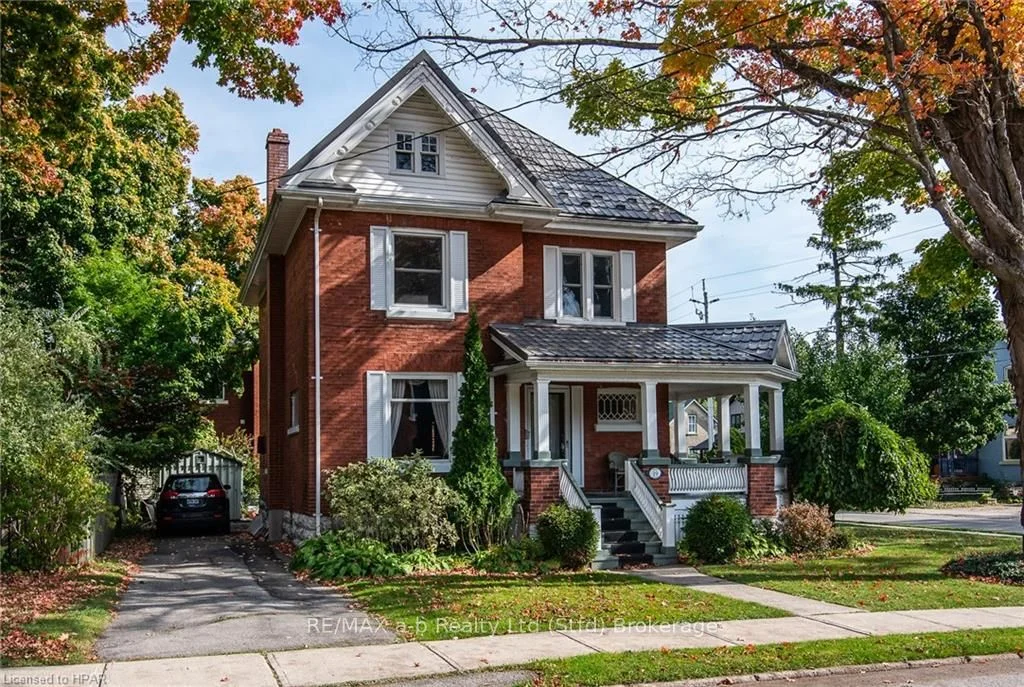 19 Trow Avenue, Stratford, On N5a 4l4