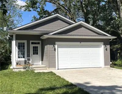 38 John Street, Huron East, On N0k 1w0