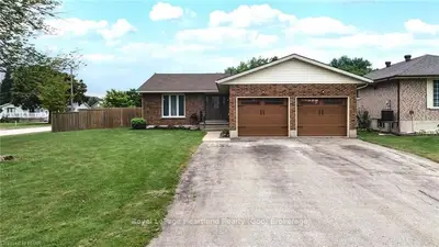 Detached in Huron East