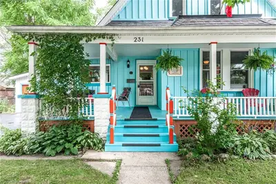 Detached in Stratford