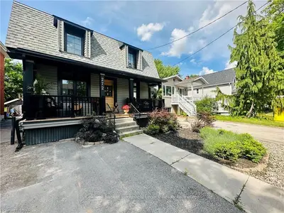 Detached in Stratford