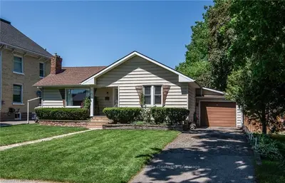 Detached in Huron East
