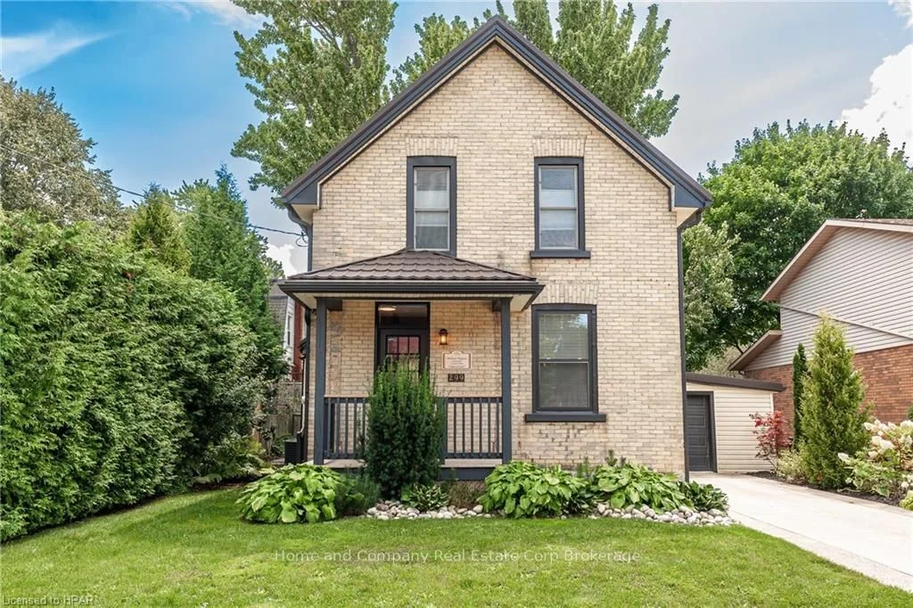 Detached in Stratford