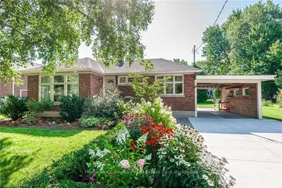 Detached in Stratford