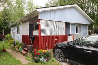 Detached in Central Huron