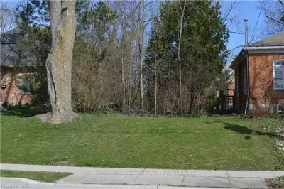 120 William Street, Stratford, On N5a 4y1