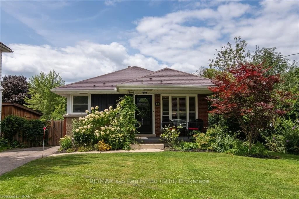 Detached in Stratford