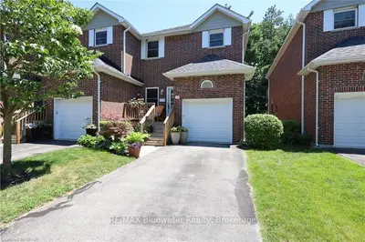 Condo Townhouse in Lambton Shores