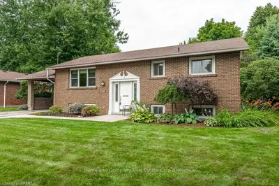 Detached in Stratford