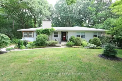 10262 Princess Street, Lambton Shores, On N0m 1t0