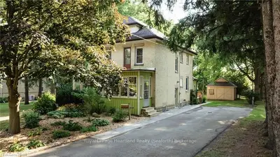 Detached in Huron East