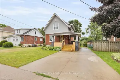 Detached in South Huron