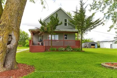 Detached in Huron East