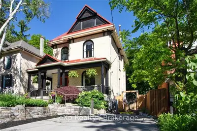 Detached in Stratford