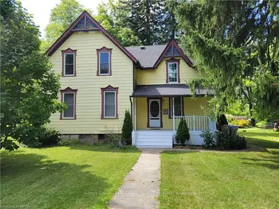 Detached in Huron East