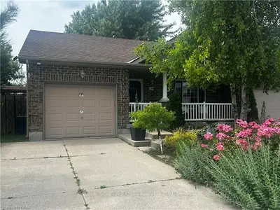 396 Dufferin Street, Stratford, On N5a 8b3