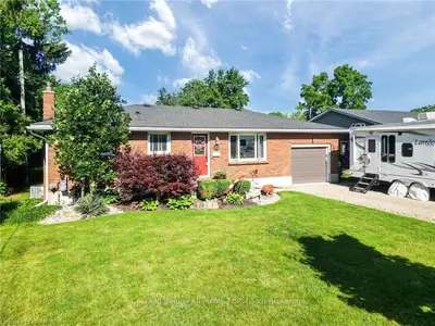 Detached in South Huron