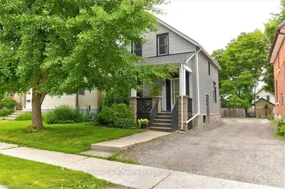 Detached in Stratford