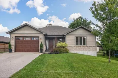 137 Tuffy Macdougall Court, Minto, On N0g 1z0