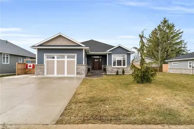 219 Rutledge Street, North Huron, On N0m 1h0