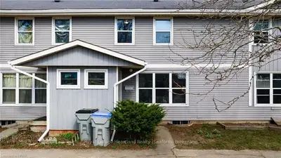 45 St Charles Place 45, Huron East, On N0m 1l0