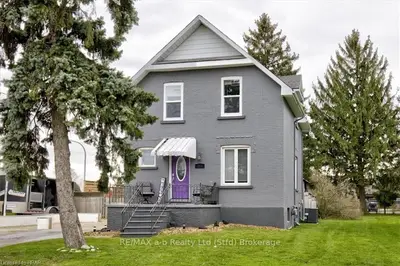 213 Norfolk Street, Stratford, On N5a 3z1