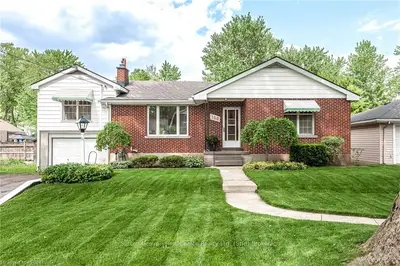 166 Norman Street, Stratford, On N5a 5r9