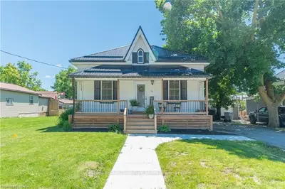 Detached in Bluewater