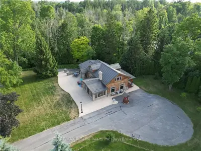 Detached in Central Huron