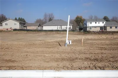764 & 766 Bryans Drive, Huron East, On N0g 1h0