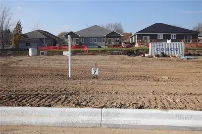 784&786 Bryans Drive, Huron East, On N0g 1h0