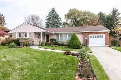 15 Joffre Street, Stratford, On N5a 5j8