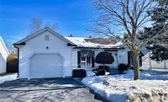 8 Pine Ridge Road, Centre Wellington, On N0b 1j0