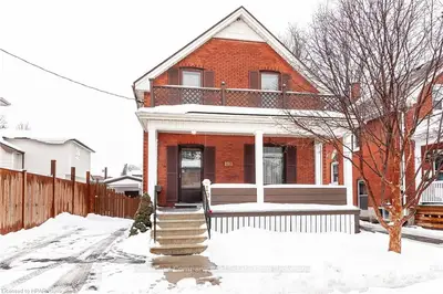 190 Queen St Street, Stratford, On N5a 4n7