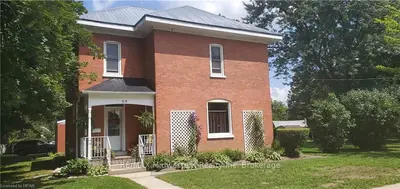 59 KING Street, Huron East, ON N0G 1H0