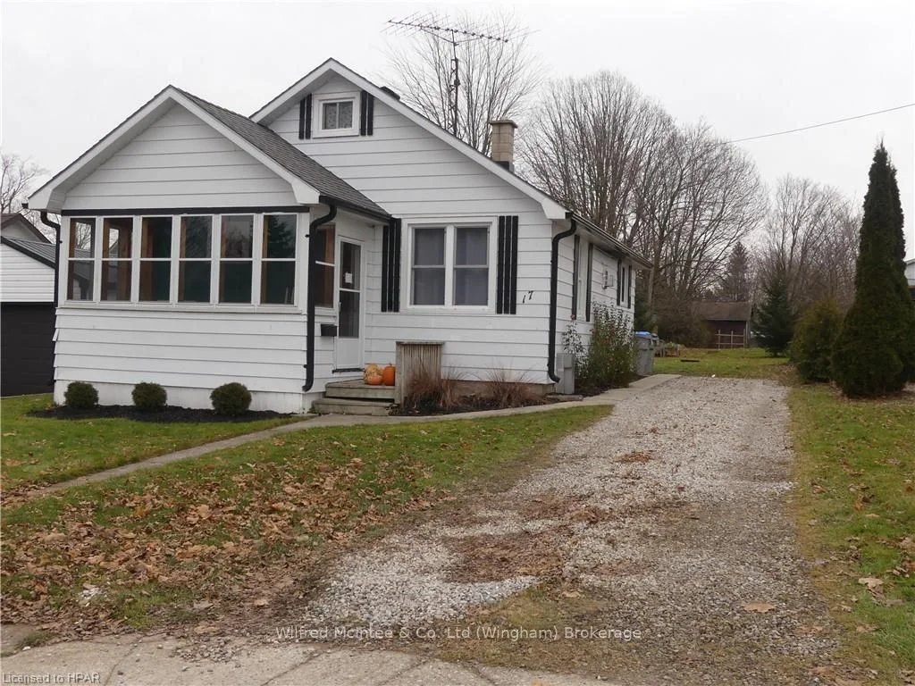 17 JOHN Street, Morris Turnberry, ON N0G 1E0