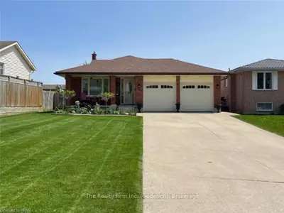 51 SPRUNG Court, Stratford, ON N4Z 1G7