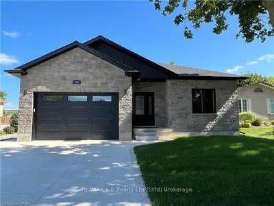 144 MAIN Street N, Huron East, ON N0K 1W0