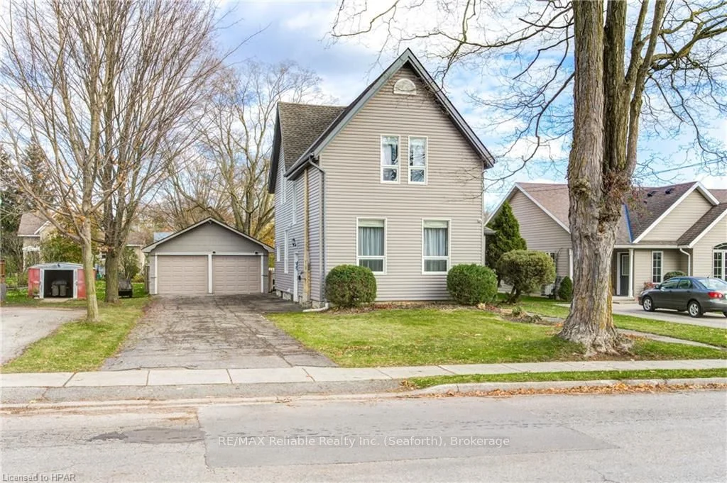 38 JAMES Street, Huron East, ON N0K 1W0