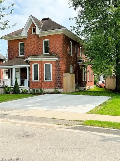25 CAMBRIA Street, Stratford, ON N5A 1G6