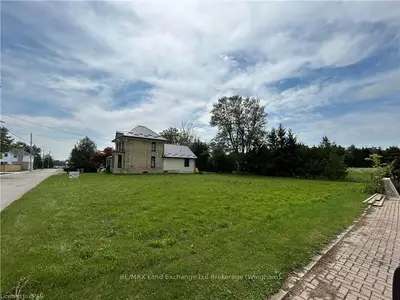 16 WILLIAM Street N, South Huron, ON N0M 1M0
