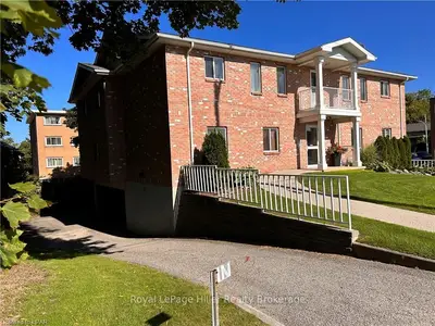 84 CHURCH Street 3, Stratford, ON N5A 2R2