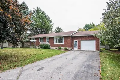 204 MAIN Street N, Huron East, ON N0K 1W0