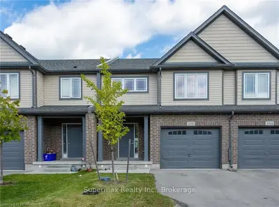 3310 STRAWBERRY Walk, London South, ON N6M 0E9