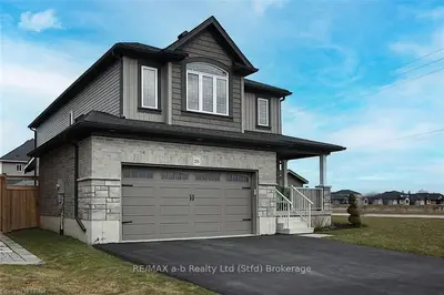 26 BUTLER COVE ROAD Road, Stratford, ON N5A 0C8