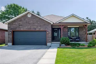 23 DINGMAN Place, Stratford, ON N4Z 1J1