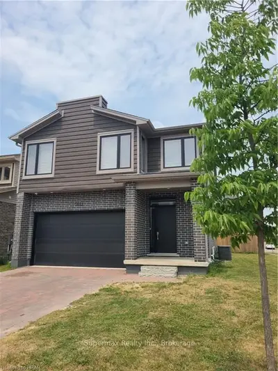 2021 CLAYRIDGE Way, London North, ON N6G 0V3
