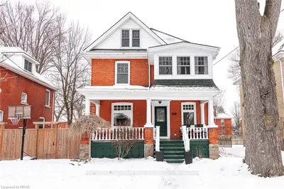 208 DOUGLAS Street, Stratford, ON N5A 5P9