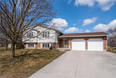 28 BRANTFORD Street, Huron East, ON N0K 1W0